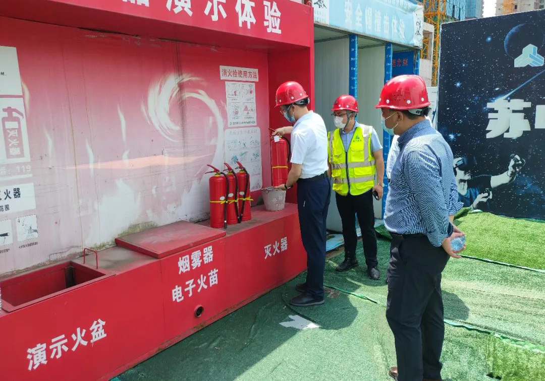 宜春市委常委、組織部部長徐云涌率隊檢查公司新世界凱旋城項目安全生產工作