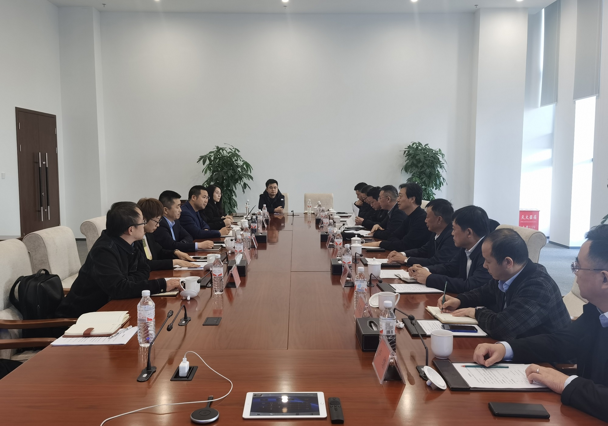 公司總裁陳永明率隊(duì)赴聯(lián)東集團(tuán)開展“總對總”交流洽談